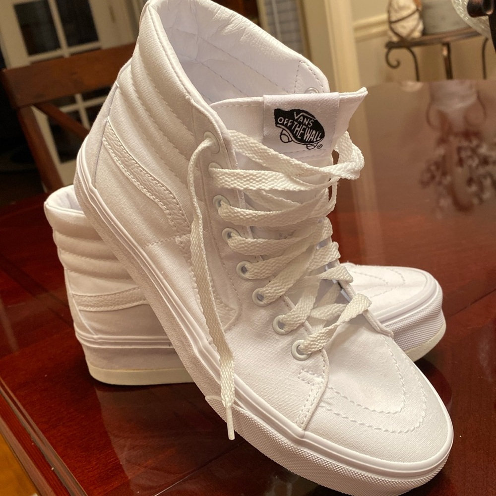 Vans skateboard shoe women’s size 8.5, men’s 7